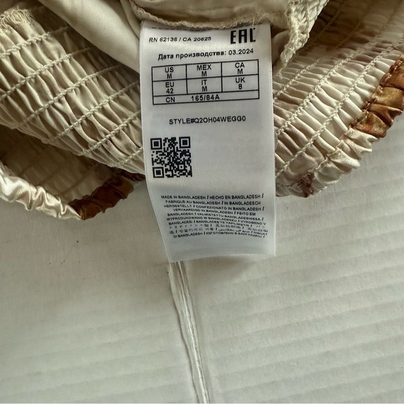 Guess Cream and Brown Floral Mock Neck Blouse Size Medium - Picture 9 of 11